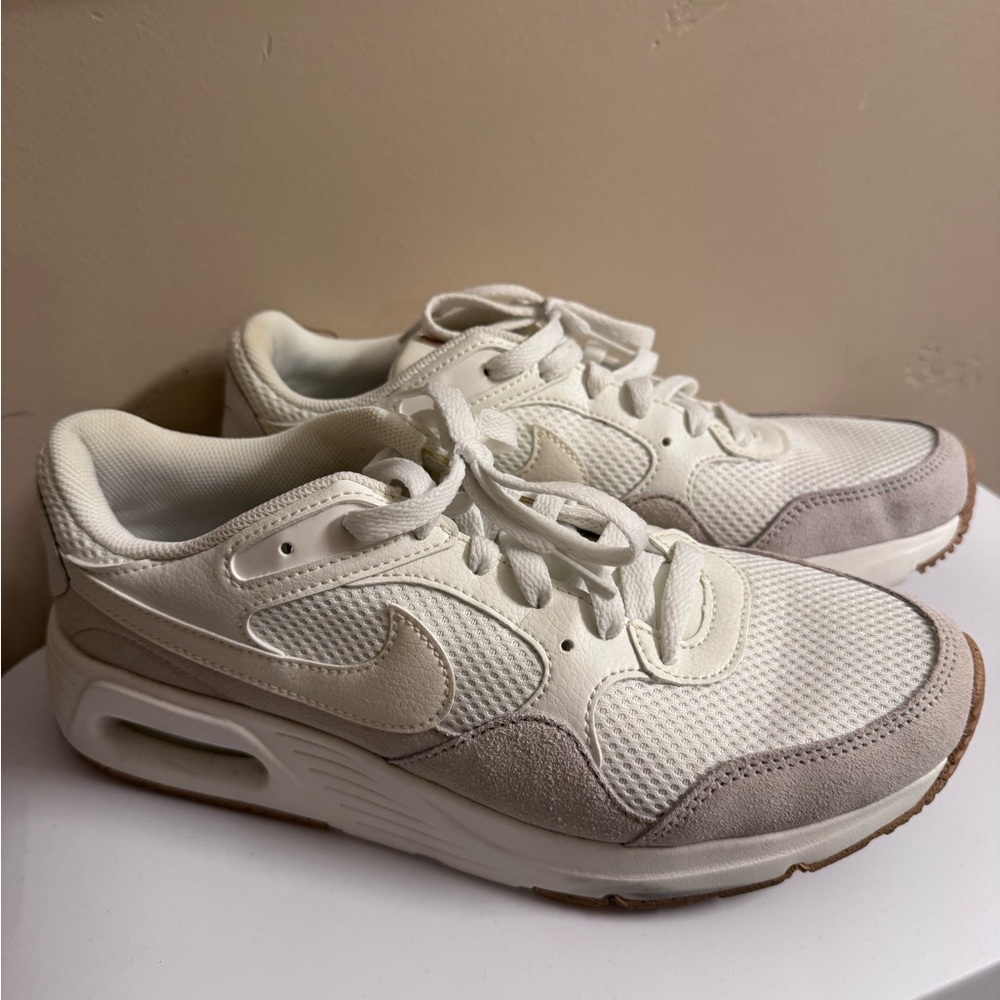Nike Women's Sneakers in White and Light Gray